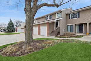 223 Winding Oak Ln, Buffalo Grove, IL 60089 - Photo 2