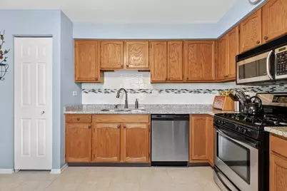 [Address not provided], Buffalo Grove, IL 60089 - Photo 6