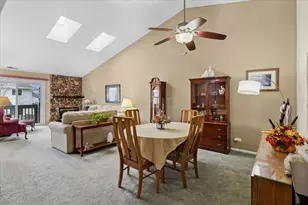 223 Winding Oak Ln, Buffalo Grove, IL 60089 - Photo 4