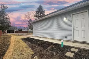 3108 Elizabeth Ave, Zion, IL 60099 - Photo 4