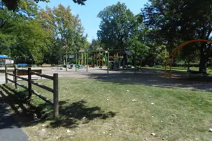 184 S Circle Ave, Bloomingdale, IL 60108 - Photo 1