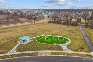 [Address not provided], South Elgin, IL 60177 - Photo 28