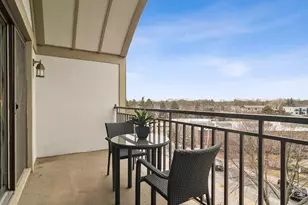 5 S Pine St, Mount Prospect, IL 60056 - Photo 8