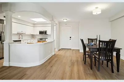 5 S Pine Street #506B, Mount Prospect, IL 60056 - Photo 4