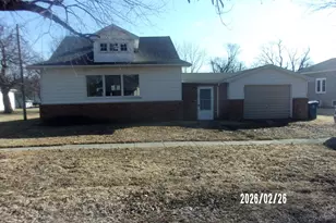 202 N Harrison St, Flanagan, IL 61740 - Photo 2