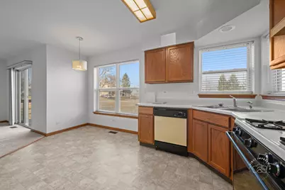 642 Nichole Lane, Geneva, IL 60134 - Photo 6