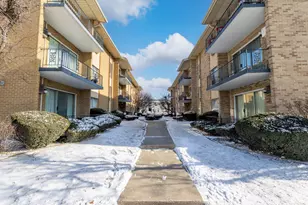 10117 S Cicero Ave, Oak Lawn, IL 60453 - Photo 2