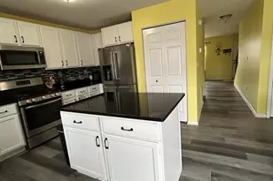 934 Derby Dr, Plano, IL 60545 - Photo 8