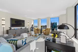 260 E Chestnut St, Chicago, IL 60611 - Photo 4