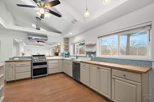 4433 Wildwood Dr, Crystal Lake, IL 60014 - Photo 8