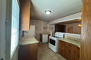 602 E Webster St, Clifton, IL 61727 - Photo 8