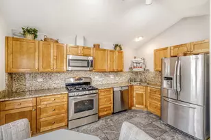 1619 Camberley Ct, Bartlett, IL 60103 - Photo 8