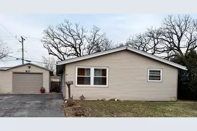 827 Monroe Avenue, Carpentersville, IL 60110 - Photo 2