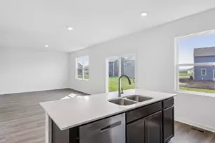 992 Sapphire Ln, Montgomery, IL 60538 - Photo 8