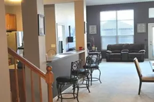 960 Bluebell Cir, Joliet, IL 60431 - Photo 2