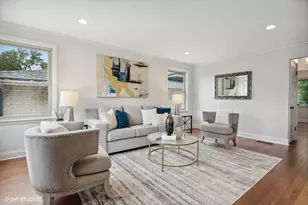 2233 N 77th Ct, Elmwood Park, IL 60707 - Photo 4