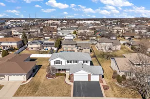 8112 Justin Ct, Tinley Park, IL 60477 - Photo 4