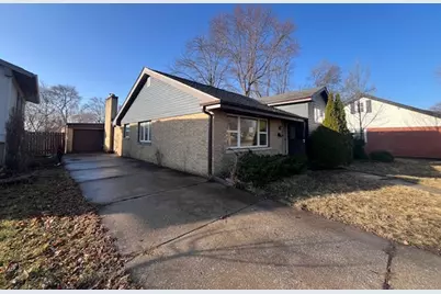 5009 W 101st Street, Oak Lawn, IL 60453 - Photo 2