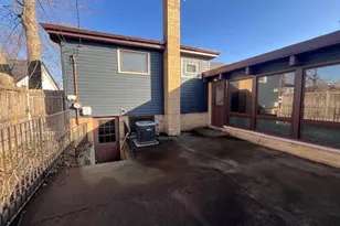 5009 W 101st St, Oak Lawn, IL 60453 - Photo 4