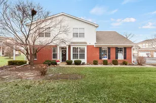 1607 Millbrook Dr, Algonquin, IL 60102 - Photo 2