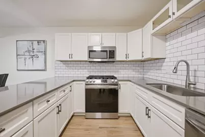 141 W Robinhood Way #141, Bolingbrook, IL 60440 - Photo 6