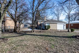 16039 Marion Dr, South Holland, IL 60473 - Photo 2