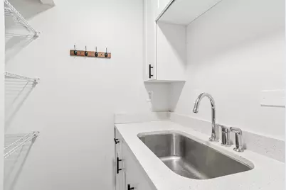 127 N West Street #2R, Wheaton, IL 60187 - Photo 4