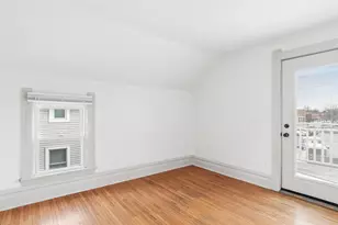 127 N West St, Wheaton, IL 60187 - Photo 8