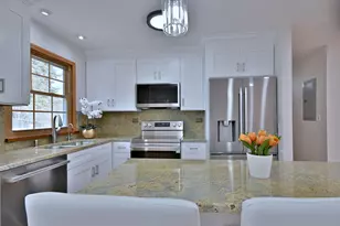 714 N Lakeside Dr, Vernon Hills, IL 60061 - Photo 18