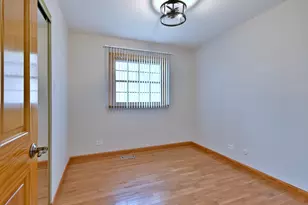 714 N Lakeside Dr, Vernon Hills, IL 60061 - Photo 20