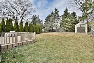 714 N Lakeside Dr, Vernon Hills, IL 60061 - Photo 34