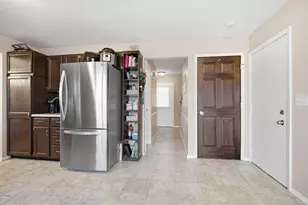 1015 Primrose Ln, Normal, IL 61761 - Photo 14