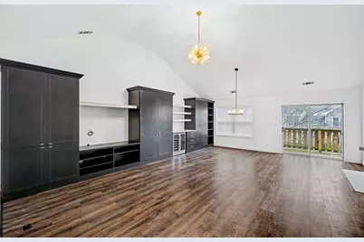 2012 N Silver Lake Road #2012, Arlington Heights, IL 60004 - Photo 4