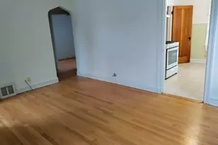 10455 S Spaulding Ave, Chicago, IL 60655 - Photo 2