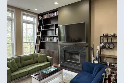 1331 N Greenview Avenue #3, Chicago, IL 60642 - Photo 4