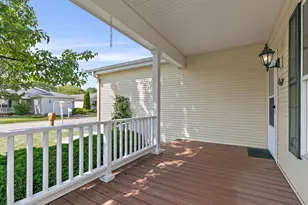 115 Hunter Ct, Grayslake, IL 60030 - Photo 4