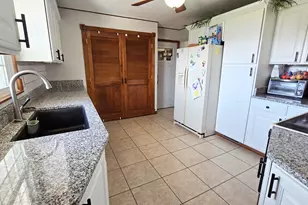 412 Sunset Dr, Centralia, IL 62801 - Photo 10