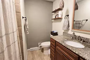 412 Sunset Dr, Centralia, IL 62801 - Photo 26