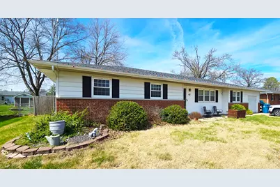 412 Sunset Drive, Centralia, IL 62801 - Photo 1
