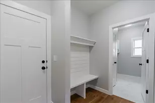 5206 Finlen Ln, Bloomington, IL 61705 - Photo 4