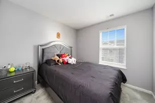 1004 Atterberg Rd, South Elgin, IL 60177 - Photo 16