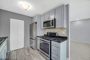 745 Candleridge Ct, Bartlett, IL 60103 - Photo 10