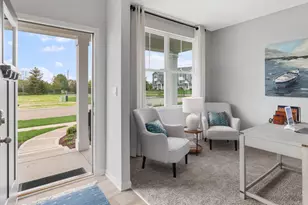 995 Sapphire Ln, Montgomery, IL 60538 - Photo 2