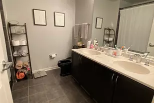 511 W Division St, Chicago, IL 60610 - Photo 14