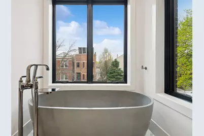 2434 W Superior Street, Chicago, IL 60612 - Photo 26