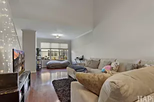 750 Dillon Ct, Grayslake, IL 60030 - Photo 2