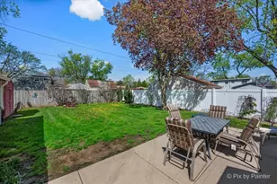 916 N Roberta Ave, Melrose Park, IL 60164 - Photo 2
