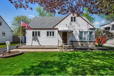 916 N Roberta Avenue, Melrose Park, IL 60164 - Photo 1