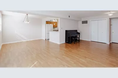 710 Oakton Street #304, Evanston, IL 60202 - Photo 10