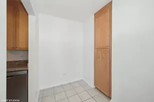 33 W Ontario St, Chicago, IL 60654 - Photo 16